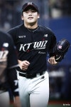 좋다”는데…박영현에 팬들은 ‘감탄 반 걱정 반’ < KBO < 국내야구 < 야구 < 기사본문 - 스포탈코리아 “인간으로도 안 느껴진다” 전날 34구... 