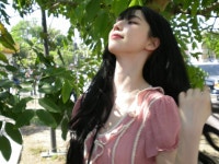 카리나, 나무 아래 서기만 했는데…치명적인 청순 비주얼 < 연예기타 < 엔터 < 기사본문 - 스포탈코리아 카리나, 나무 아래 서기만 했는데... 