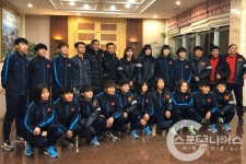 어색하고 흥미로웠던 포항의 한 지붕 세 가족 더부살이 < 뉴스 < K리그1 < 기사본문 - 스포츠니어스 어색하고 흥미로웠던 포항의 한 지붕 세... 