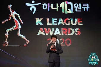 작년 감독상 이어 올해 B11 두 명 배출, 포항 김기동 감독의 미소 < 뉴스 < K리그1 < 기사본문 - 스포츠니어스 작년 감독상 이어 올해 B11 두 명...