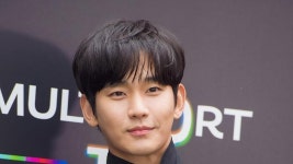 김수현, 국내 활동 재개…2026 TMA 시상자 - 기타 국내 드라마 갤러리
