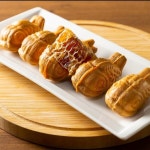과일이 통째로 들어간 붕어빵이 있다고?!...전국 이색 붕어빵 맛집... 여행톡톡 과일이 통째로 들어간 붕어빵이 있다고?!...전국 이색... 