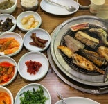 바다와 산의 맛이 어우러진 미식 천국! 속초, 여행의 즐거움이... 산의 맛이 어우러진 미식 천국! 속초, 여행의 즐거움이 더해지는 맛집 5곳