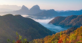 독특한 봉우리와 신비로운 산책길! 진안 마이산, 봄의 절경과... 봉우리와 신비로운 산책길! 진안 마이산, 봄의 절경과 신비로움을 걷다