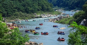 여름이 즐거운 곳! 인제 내린천 유역, 계곡 트레킹과 수상 액티비티의 청량 매력 < 국내 여행 < 기사본문 - 여행톡톡 여름이 즐거운 곳! 인제... 
