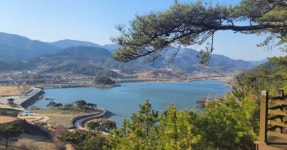 거대한 호수에서 펼쳐지는 스포츠! 지리산호수공원, 수상 액티비티의 매력 < 국내 여행 < 기사본문 - 여행톡톡 거대한 호수에서 펼쳐지는 스포츠!... 