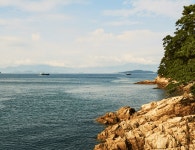 바다와 단풍이 만나는 곳!...늦가을이 머무는 국내 섬 감성 명소 BEST 4 추천 < 국내 여행 < 기사본문 - 여행톡톡 바다와 단풍이 만나는 곳!...... 