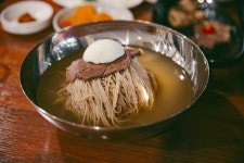 해운대와 광안리를 기억하게 하는 공간 5 < Dining < IDEA < 기사본문 - 트래비 매거진 해운대와 광안리를 기억하게 하는 공간 5