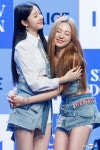 [today포토] 앨리스(ALICE) 가린 - 이제이,찐한 허그’ < 갤러리 < 기사본문 - 연예투데이뉴스 [today포토] 앨리스(ALICE) 가린 - 이제이... 