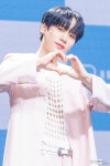 [today포토] 다크비 GK(지케이),’하트저격’ < 갤러리 < 기사본문 - 연예투데이뉴스 [today포토] 다크비 GK(지케이),’하트저격’