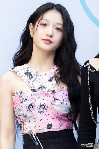 [today포토] 프로미스나인 이서연, '새침하게' < 갤러리 < 기사본문 - 연예투데이뉴스 [today포토] 프로미스나인 이서연, '새침하게'
