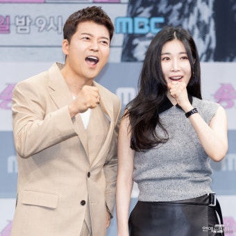 [today포토] 전현무 - 이해리, '매주 궁금증 유발 송스틸러' < 갤러리 < 기사본문 - 연예투데이뉴스 [today포토] 전현무 - 이해리, '매주 궁금증...