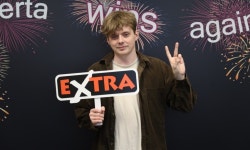 복권 당첨도 유전? 할머니-손자 연이어 ‘잭팟’ [밴쿠버 조선일보]복권 당첨도 유전? 할머니-손자 연이어 ‘잭팟’ | 밴쿠버 뉴스