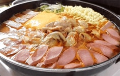 20년전통이가네소곱창 | [소곱창이 부대찌개에 풍덩!] 인천 대표 맛집 20년 전통 김영화부대찌개 by 김영화부대찌개