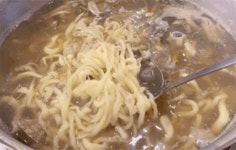 칼국수의 성지, 대전이 사랑한 17년 전통 [바지락 손칼국수]