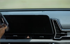 운전중 핸드폰, 아직도 송풍구에 거치하나요? 핸드폰 거치의 혁명 by (주)이지스오토랩