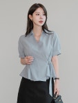 비에스 페플럼 랩 블라우스