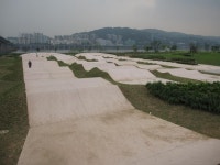 광진교 아래 bmx 레이싱장 보셨나요? - 뽐뿌:자전거포럼 광진교 아래 bmx 레이싱장 보셨나요?