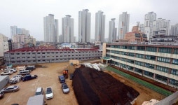 부산광안초등학교 컨테이너 건물은 희대의 건축작품인듯 - 뽐뿌:자유게시판 부산광안초등학교 컨테이너 건물은 희대의 건축작품인듯