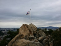 칼바위 등산로에 계단이 생겼습니다. (사진7장) - 뽐뿌:등산포럼 지난주... 돌탑정원 (추신) 칼바위 등산로에 계단이 생겼습니다. (사진7장)
