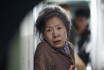 신과함께 차태현, 김동욱의 농아 엄마 역할을 하신 예수정씨.. 뜻밖의... 차태현, 김동욱의 농아 엄마 역할을 하신 예수정씨.. 뜻밖의 가족 관계..