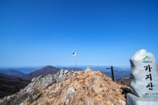 20-04-03 가지산의 파란하늘과 산그리메,그리고 제비꽃 - 뽐뿌:등산포럼 20-04-03 가지산의 파란하늘과 산그리메,그리고 제비꽃