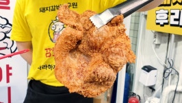 소리까지 맛있는 돼지갈비 후라이드, 부산 부평깡통시장 - 뽐뿌:맛집포럼 [4K] 갈비를 튀긴다? 소리까지 맛있는 돼지갈비 후라이드, 부산... 