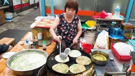 전농동 부침개 달인, 매일 부추전 200개 한정 판매 - 뽐뿌:맛집포럼... 최저가 500원 부침개! 전농동 부침개 달인, 매일 부추전 200개 한정 판매