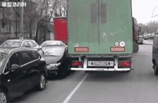 PC방에서 아들 발견한 엄마~!!.gif - 뽐뿌:유머/감동 PC방에서 아들 발견한 엄마~!!.gif