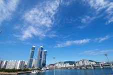 22-08-26 이기대 동생말의 해운대 앞바다와 광안대교,그리고 파란하늘... 22-08-26 이기대 동생말의 해운대 앞바다와 광안대교,그리고... 