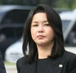 이 여자 마빡에 숯칠인가보죠 - 뽐뿌:자유게시판 이 여자 마빡에 숯칠인가보죠