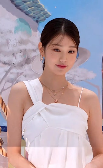 장원영이랑 닮았다고 난리난 친언니 ㄷㄷ..gif - 뽐뿌:자유게시판 장원영이랑 닮았다고 난리난  친언니 ㄷㄷ..gif
