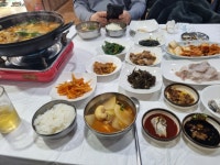 어제 낮 지인이랑 먹은 우럭탕입니다 - 뽐뿌:자유갤러리 어제 낮 지인이랑 먹은 우럭탕입니다