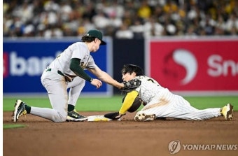 김하성, 결정적 동점 홈런 2루타로 정정…8연승 불발