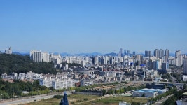 날씨가 좋으니 부천인데 남산타워랑 롯데타워가 보이네요 - 뽐뿌:자유게시판 날씨가 좋으니 부천인데 남산타워랑 롯데타워가 보이네요
