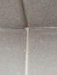욕실 타일이 미세하게 젖는데 누수인지 아닌지 알수있을까요? - 뽐뿌:인테리어 신축 욕실 타일이 미세하게 젖는데 누수인지 아닌지 알수있을까요?