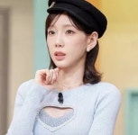 ㅇㅎ) 태연 옷 따라 입어본 눈나..gif - 뽐뿌:유머/감동 ㅇㅎ) 태연 옷 따라 입어본 눈나..gif