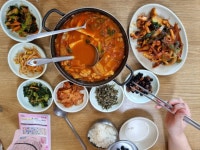 오징어 두루치기와 김치찌개 - 뽐뿌:자유갤러리 오징어 두루치기와 김치찌개