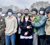 BTS 군대 선배 진, 제이홉 보내며 “다음 사람” - 뽐뿌:방송/연예뉴스 BTS 군대 선배 진, 제이홉 보내며 “다음 사람”