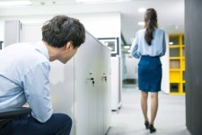 “꼴리는 치마 입어놓고”…점잖은 유부남 상사 ‘두 얼굴’에 여직원... 치마 입어놓고”…점잖은 유부남 상사 ‘두 얼굴’에 여직원 퇴사