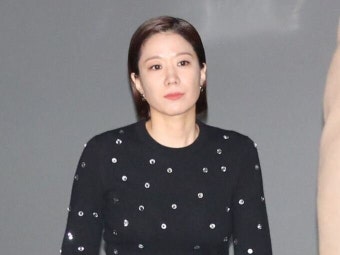 전혜진, 시부상 …故이선균 떠난 지 3개월만 비보 - 뽐뿌:방송/연예뉴스 전혜진, 시부상 …故이선균 떠난 지 3개월만 비보