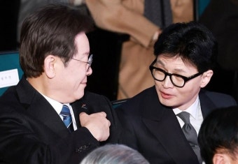 이재명과 한동훈의 ‘호감도’ 물었더니…李 44.8% vs 韓 33.1% [미디어토마토] - 뽐뿌:정치/경제뉴스 이재명과 한동훈의 ‘호감도’...