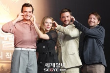 [포토] 쥬라기 월드 주역들 한자리에 - 뽐뿌:방송/연예뉴스 [포토] 쥬라기 월드 주역들 한자리에