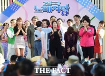 김성환, 전국노래자랑 피날레 장식…남진과 40년 지기 - 뽐뿌:방송/연예뉴스  김성환, 전국노래자랑 피날레 장식…남진과 40년 지기