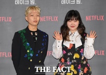 AKMU의 테이크 원‘ 많은 기대 해주세요 [TF사진관] - 뽐뿌:방송/연예뉴스  AKMU의 테이크 원‘ 많은 기대 해주세요 [TF사진관]