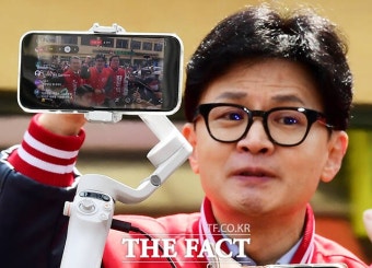 참패에도 與 지지층 44.7% '한동훈 대표' 선호…전당대회 등판할까 - 뽐뿌:정치/경제뉴스  참패에도 與 지지층 44.7% '한동훈 대표' 선호...