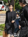 세기의 이혼 노소영, 재산분할 파기환송심 출석...최태원은 불출석 [TF사진관] - 뽐뿌:사회/문화뉴스  세기의 이혼 노소영, 재산분할... 