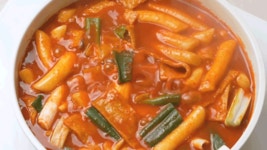 웰돈카츠&떡볶이비전점 | [로컬 맛집]검증된 찐단골들의 강추 조합 "치즈카츠&떡볶이 밀키트”