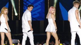 [Hot Debut] 올라 올라~ 듣고 있으면 더 기분 좋아지는 노래! KARD Hola Hola - 곰TV