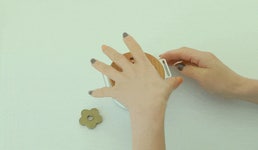 [최초공개] 몸과 마음의 긴장을 푸세요, 따스한 쑥 속 힐링 스마트뜸기 by 주식회사 케이닷코리아 [최초공개] 몸과 마음의 긴장을 푸세요, 따스한... 